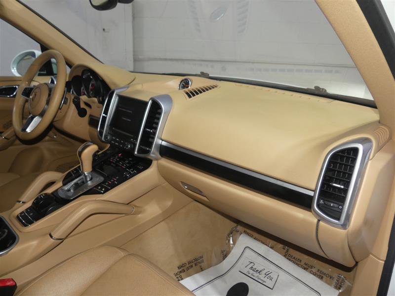 Used 2017 Porsche Cayenne Platinum Edition AWD/4WD image 24