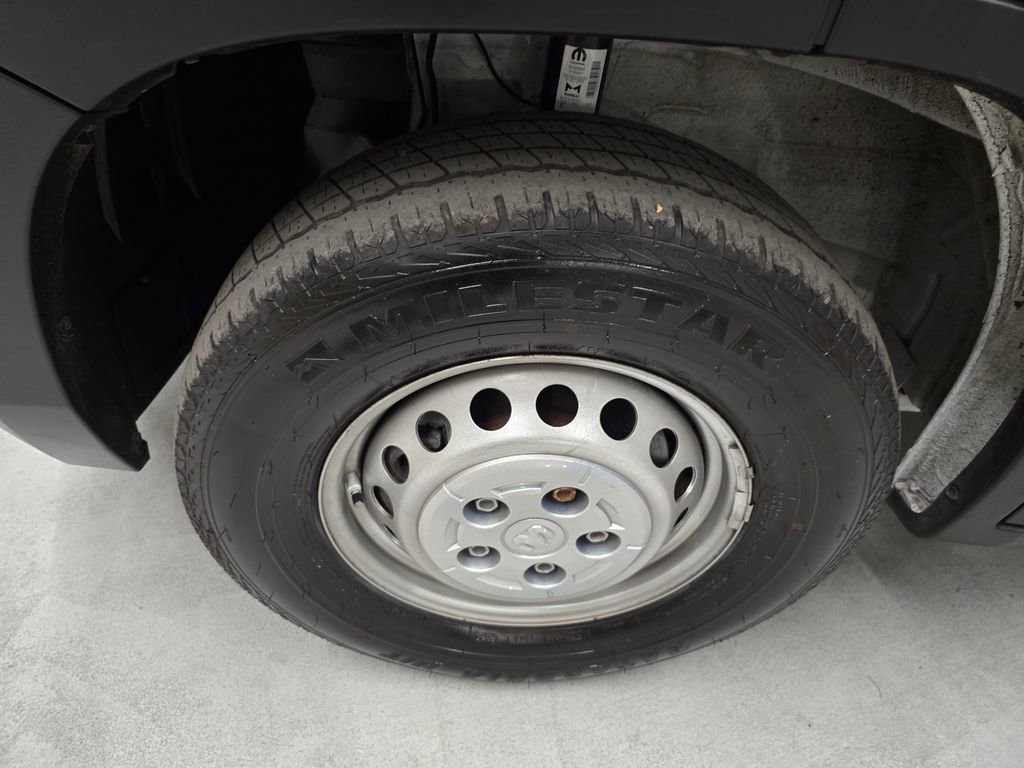 Used 2024 RAM ProMaster 2500 w/ Convenience Group image 9