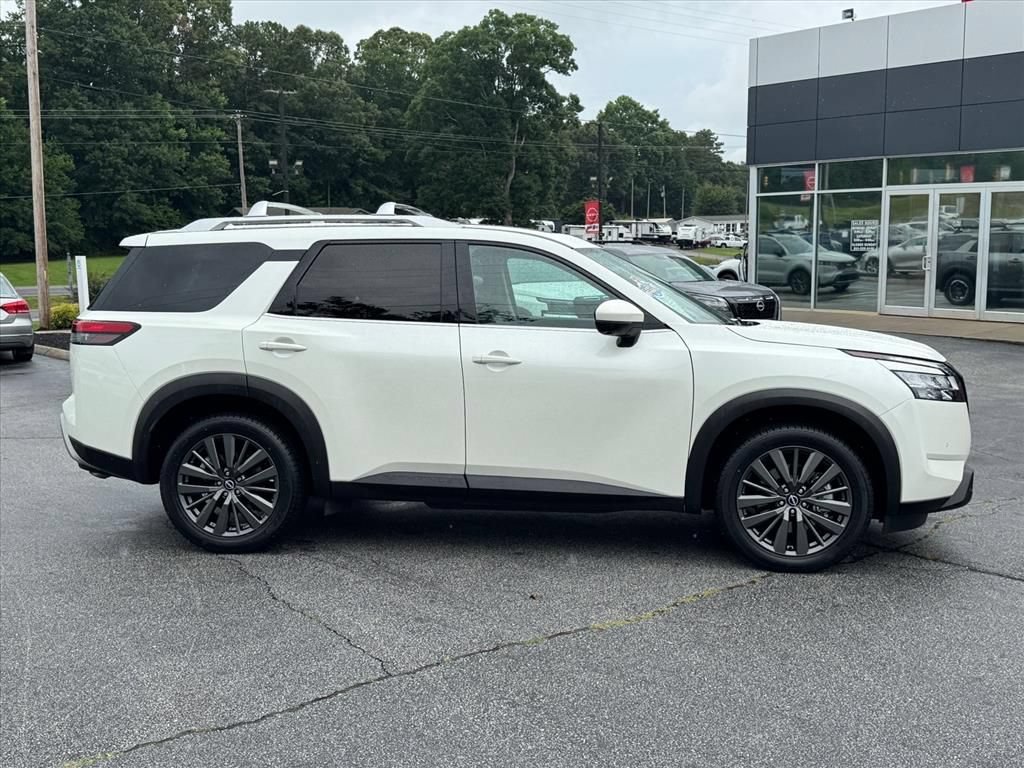 Certified 2022 Nissan Pathfinder SL w/ SL Premium Package FWD image 2