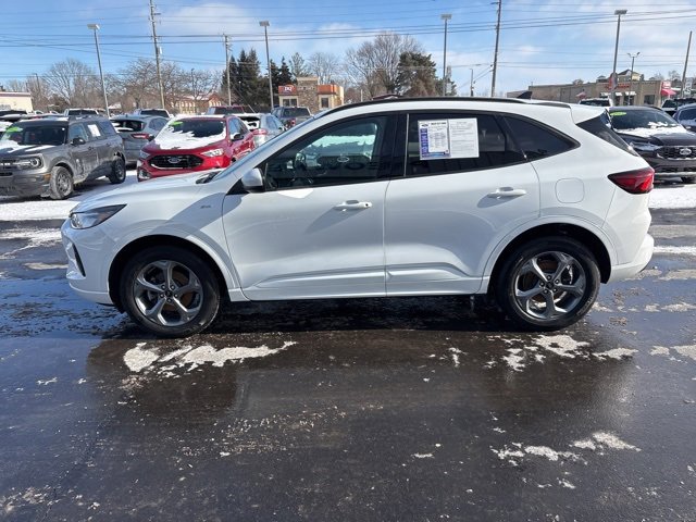 Used 2023 Ford Escape ST-Line Select image 18