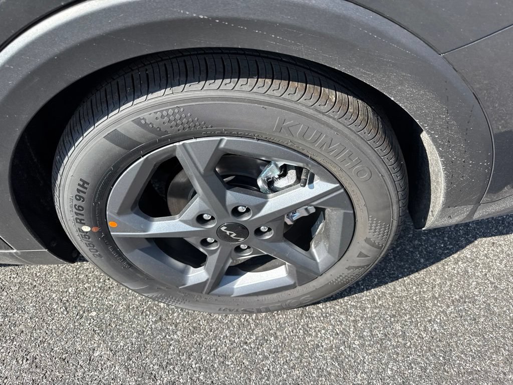New 2026 Kia K4 FWD image 17