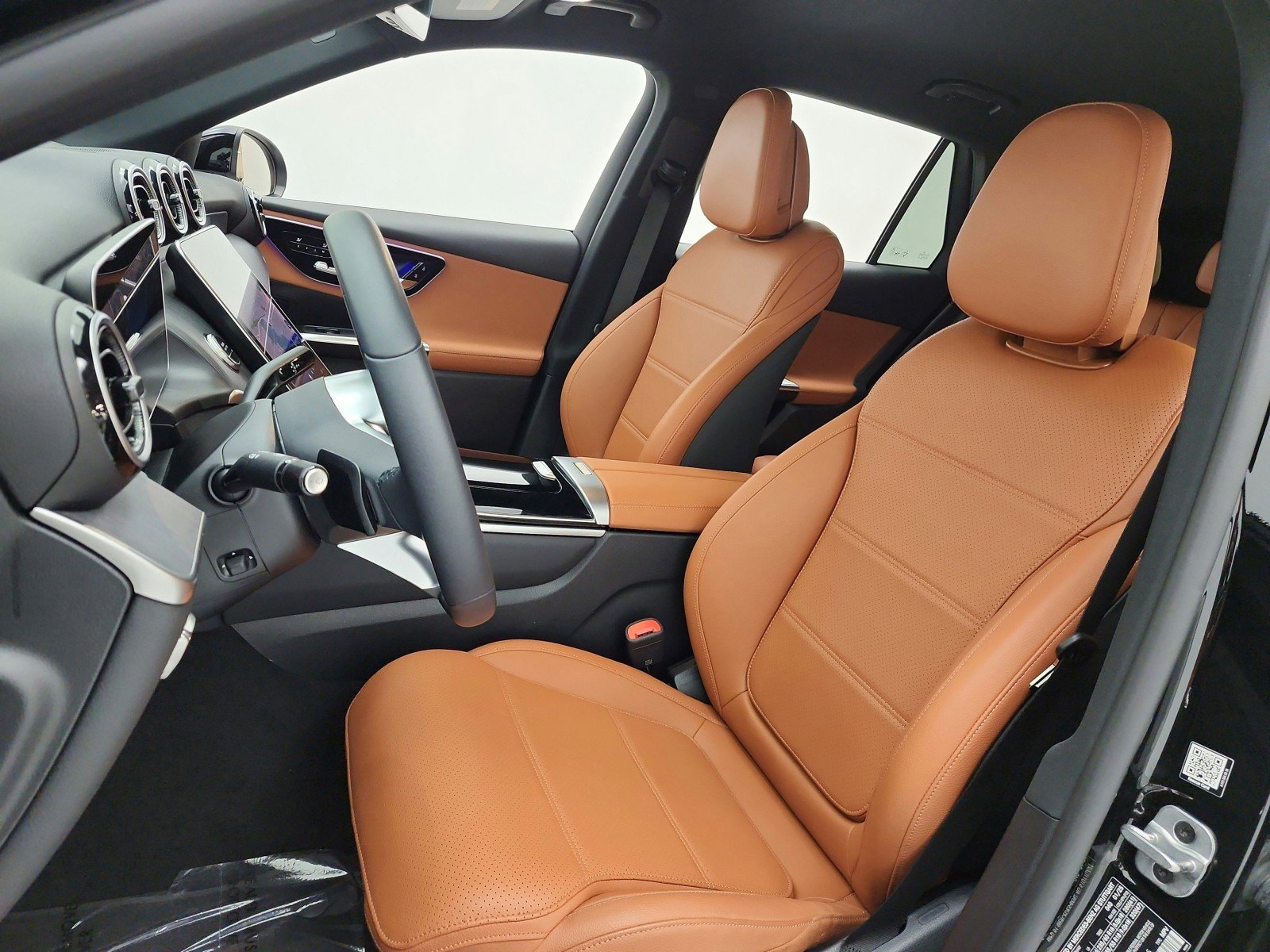 Used 2025 Mercedes-Benz GLC 350e 4MATIC image 10