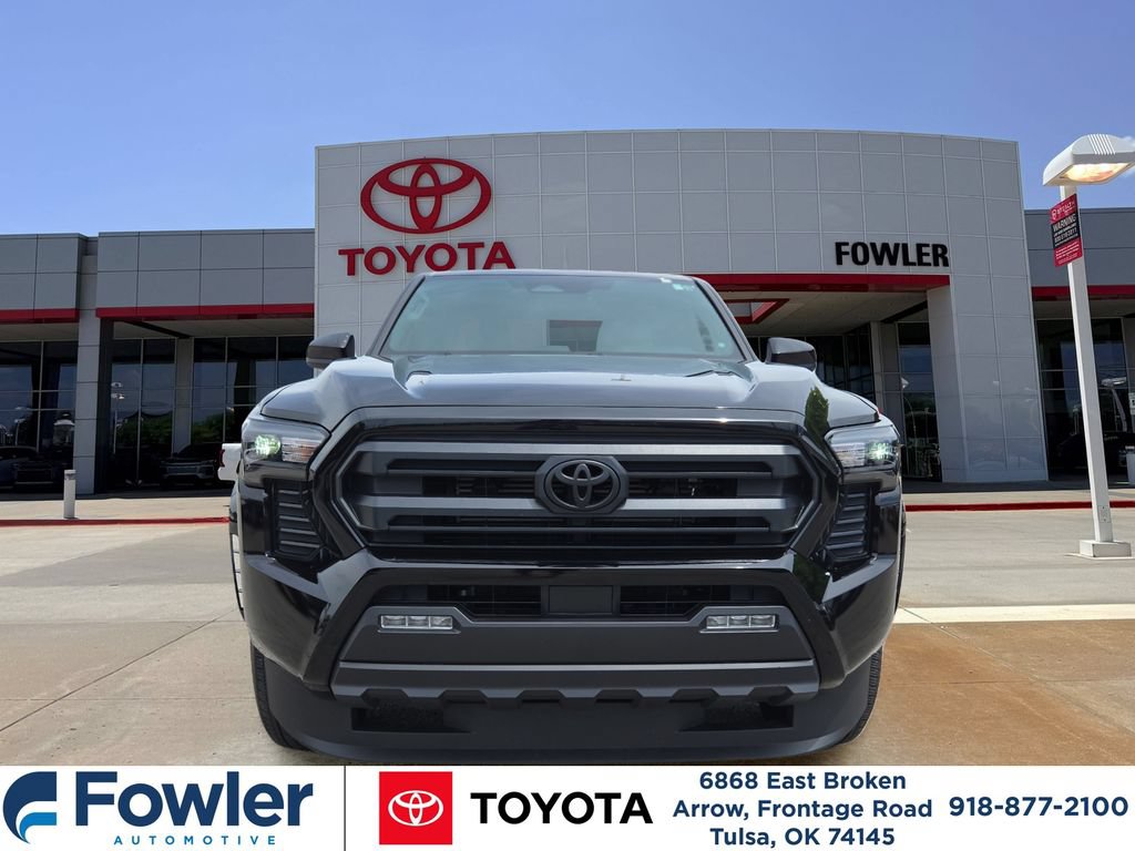Certified 2025 Toyota Tacoma SR5 AWD/4WD image 2