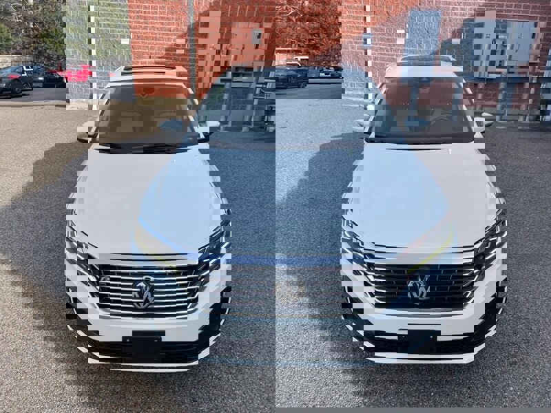 Used 2020 Volkswagen Passat 2.0T R-Line image 8