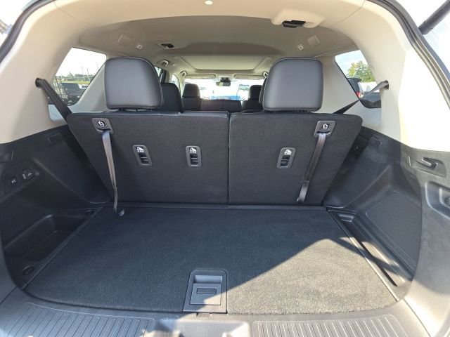 Used 2025 Honda Pilot Touring image 14