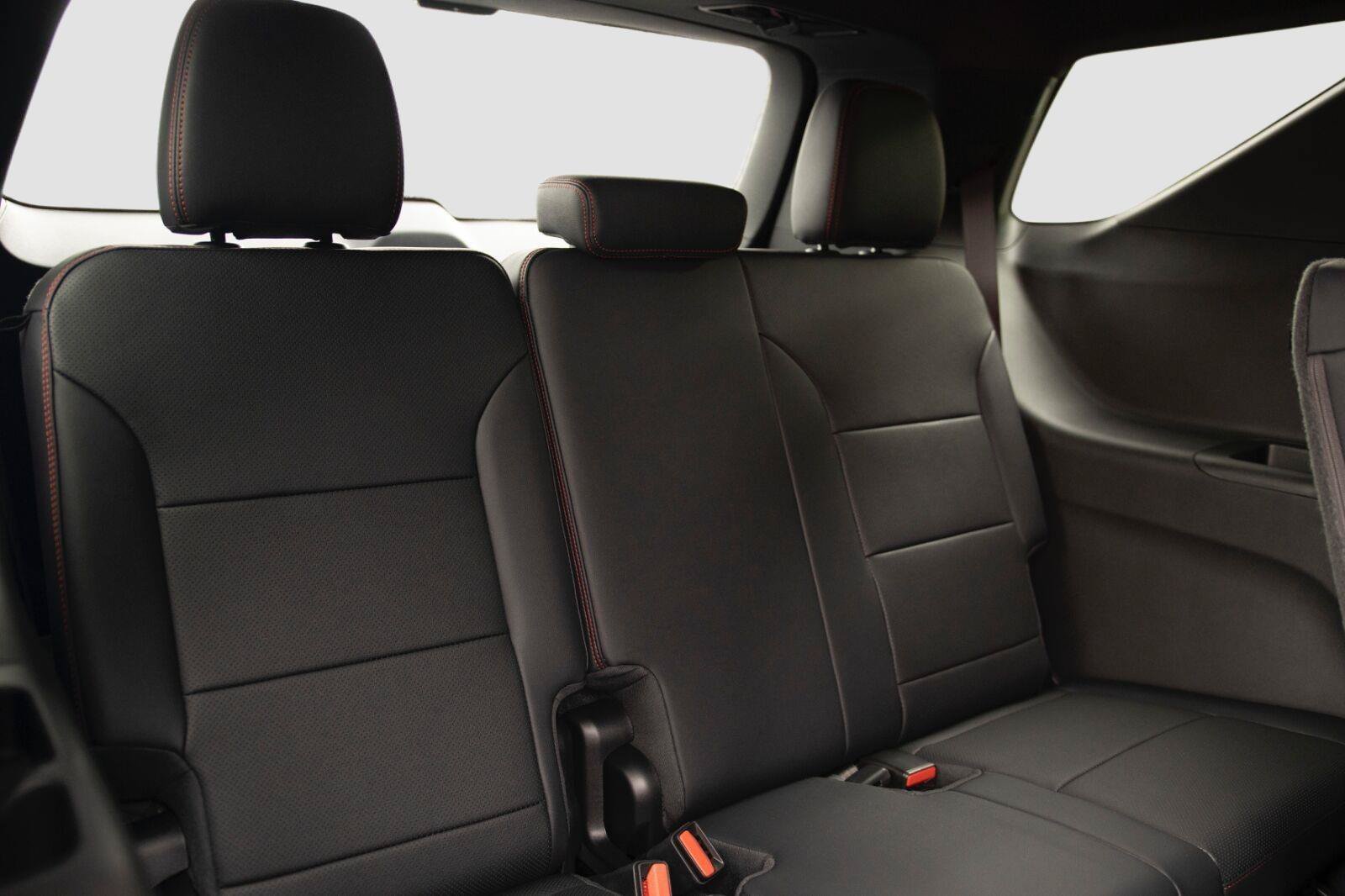 New 2026 Chevrolet Traverse RS w/ LPO, Floor Liner Package AWD/4WD image 22