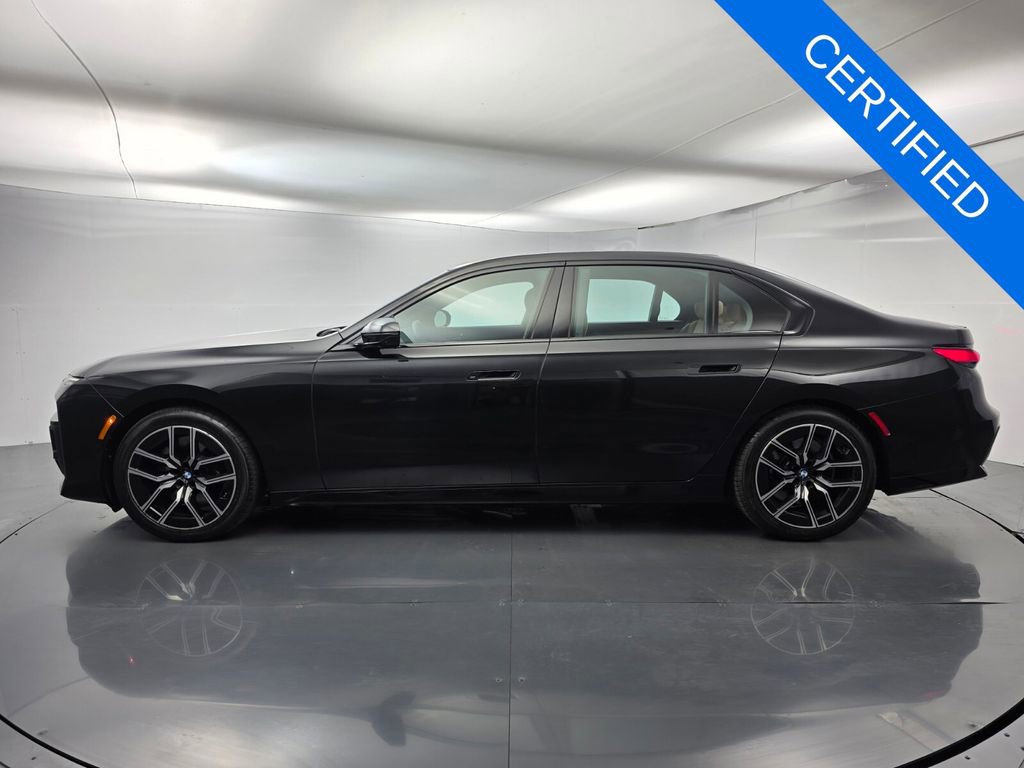 Used 2024 BMW 740i image 7