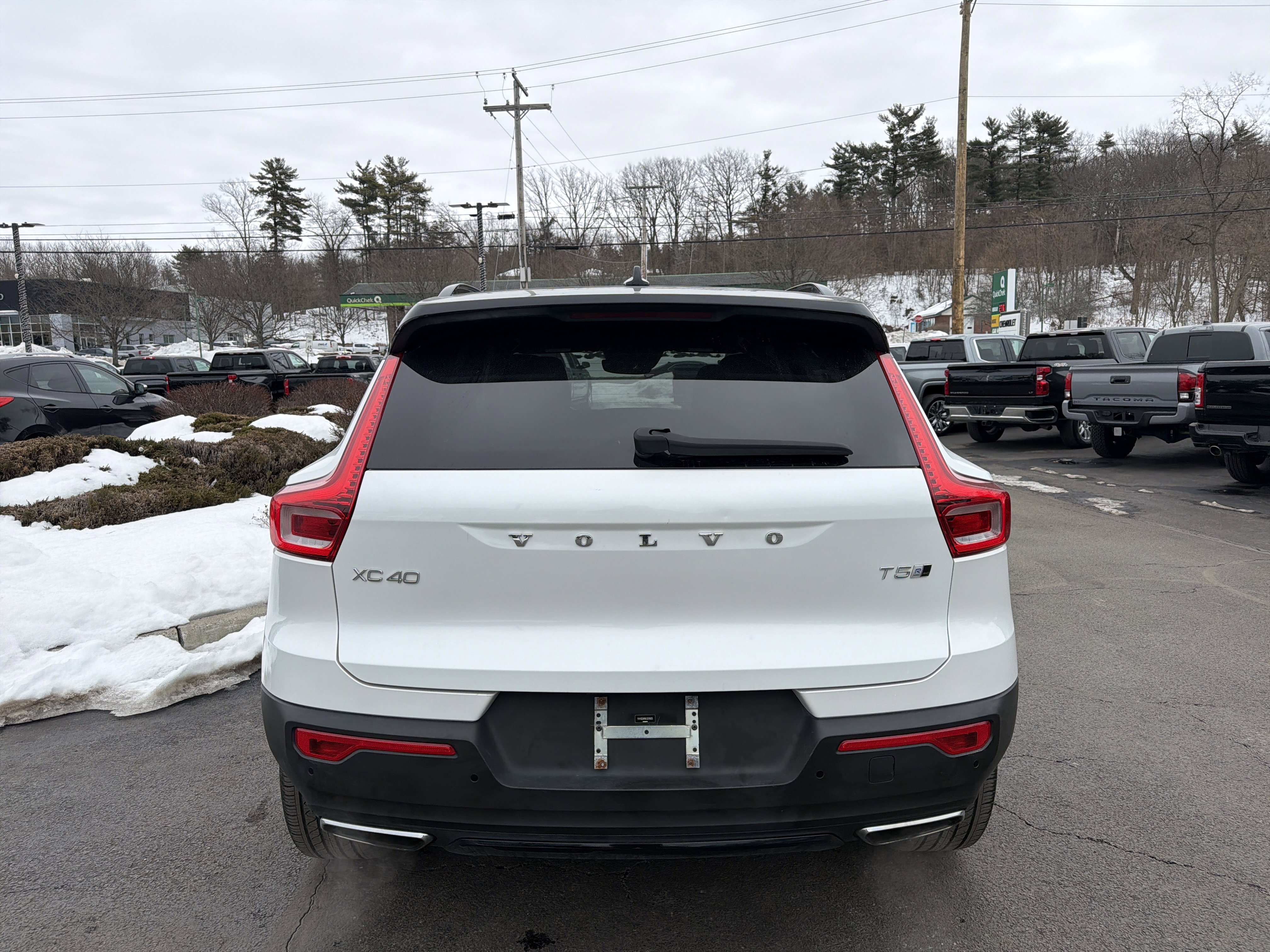 Used 2019 Volvo XC40 T5 R-Design image 7