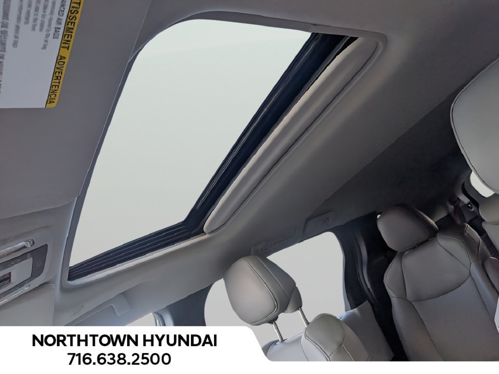 Used 2026 Toyota Sienna XLE FWD image 9