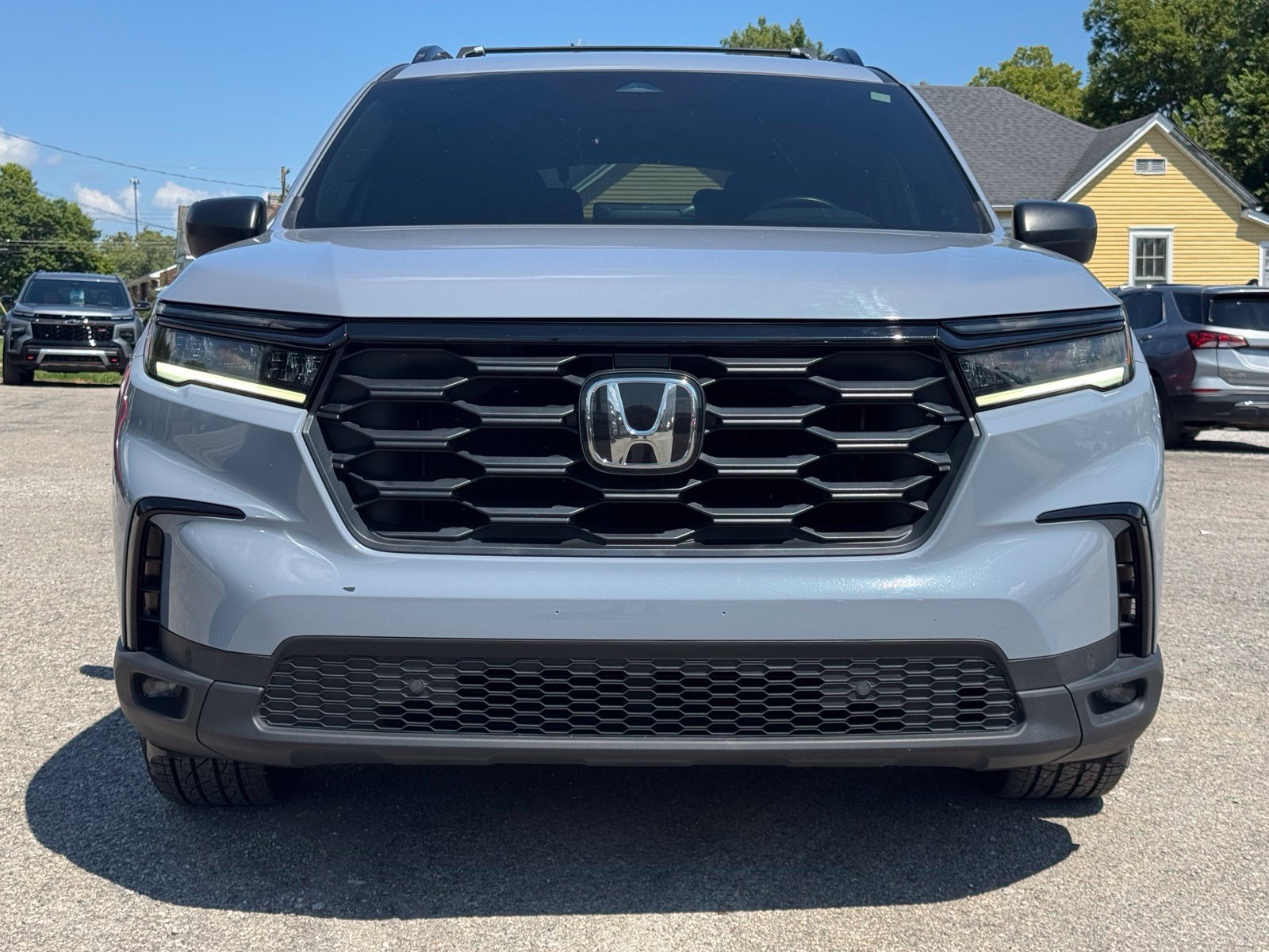 Used 2025 Honda Pilot Sport image 9