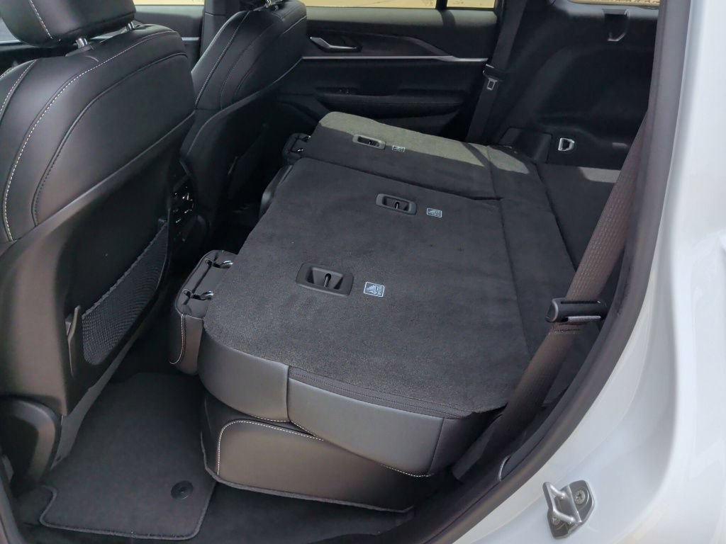 New 2026 Jeep Grand Cherokee Altitude RWD image 41
