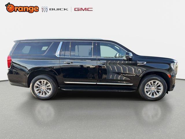 Used 2022 GMC Yukon XL SLT w/ SLT Premium Package image 2