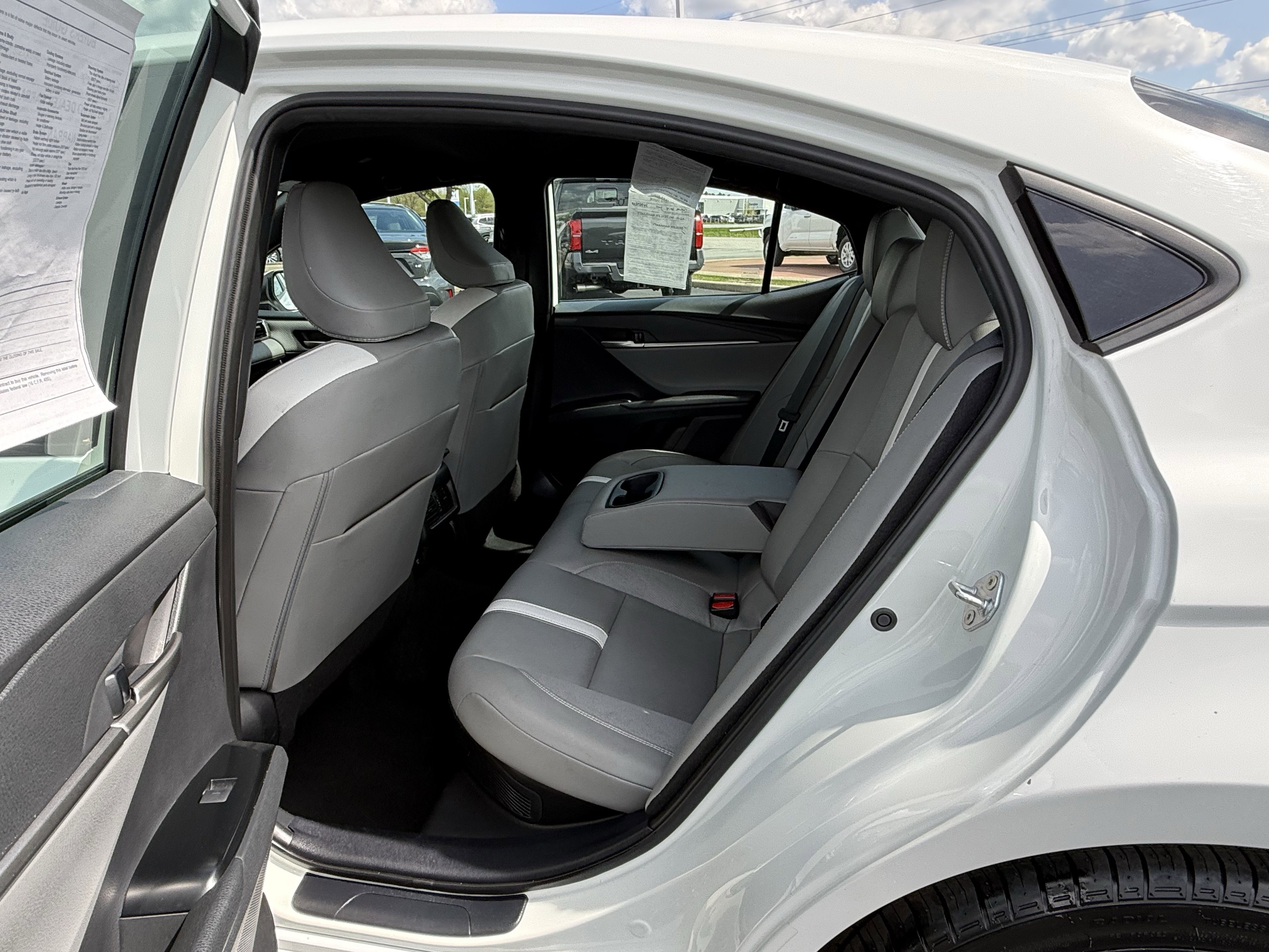 Used 2025 Toyota Camry SE FWD image 15