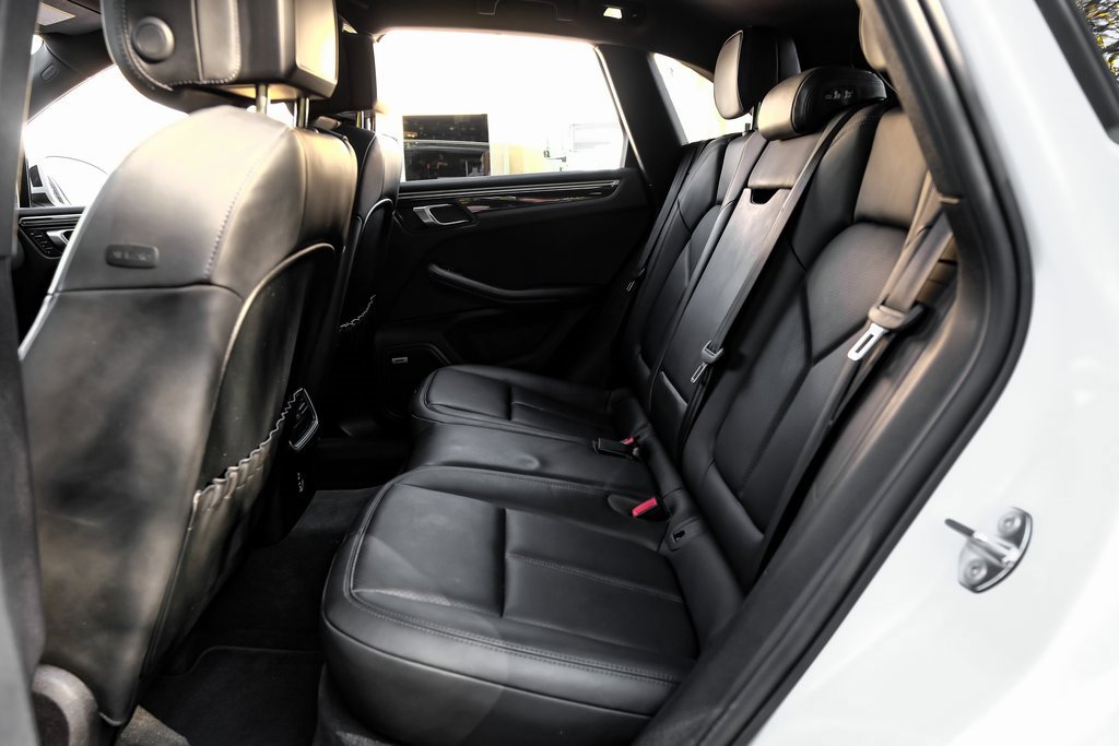Used 2021 Porsche Macan image 40
