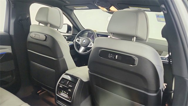 Used 2025 BMW X6 xDrive40i image 28