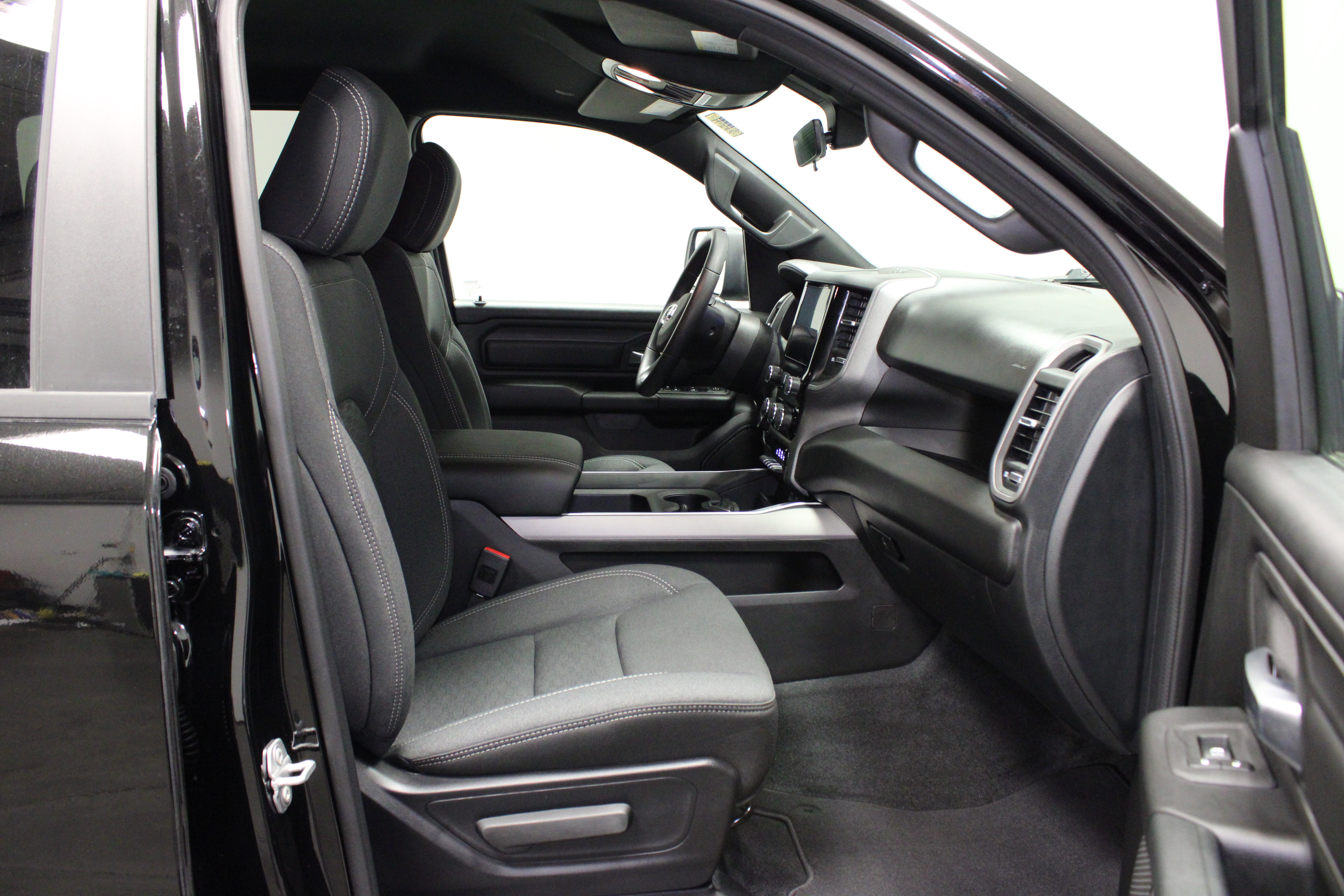 New 2027 RAM 1500 Express AWD/4WD image 15