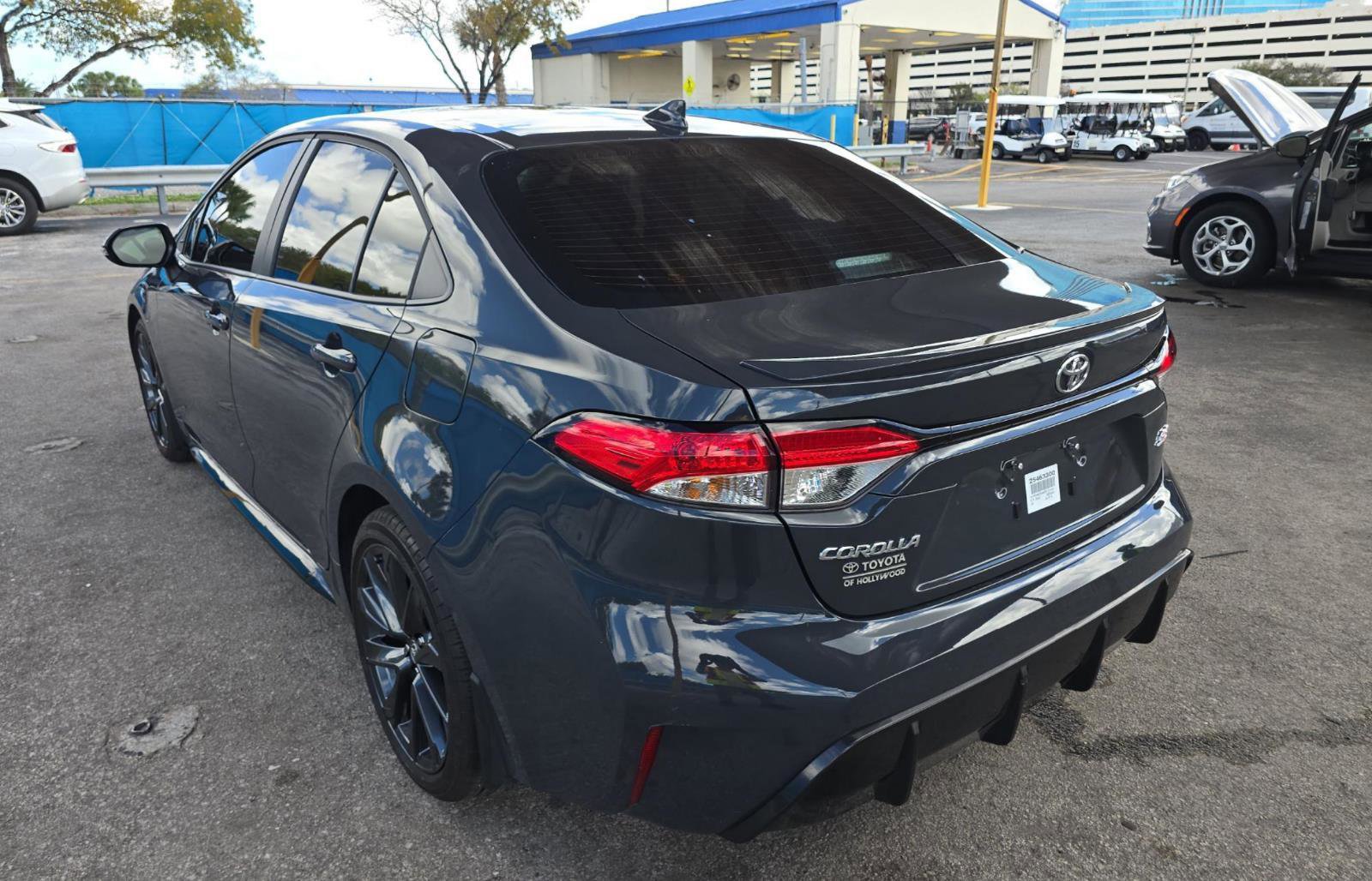 Used 2025 Toyota Corolla SE image 6