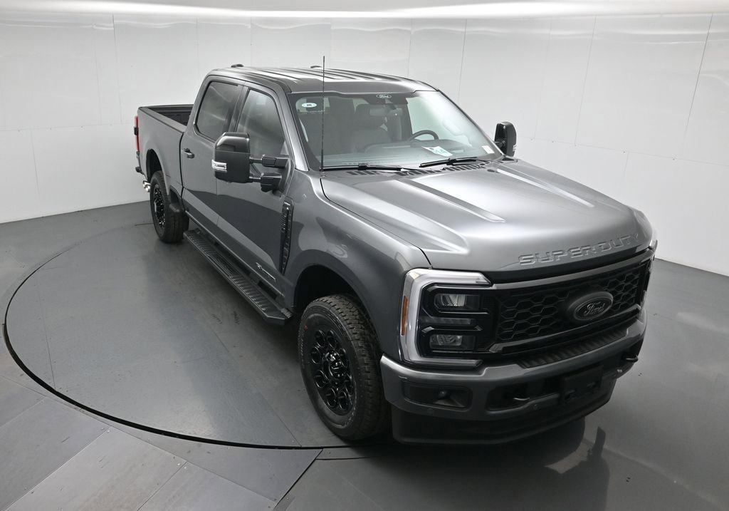 New 2026 Ford F250 Lariat w/ Black Appearance Package image 28