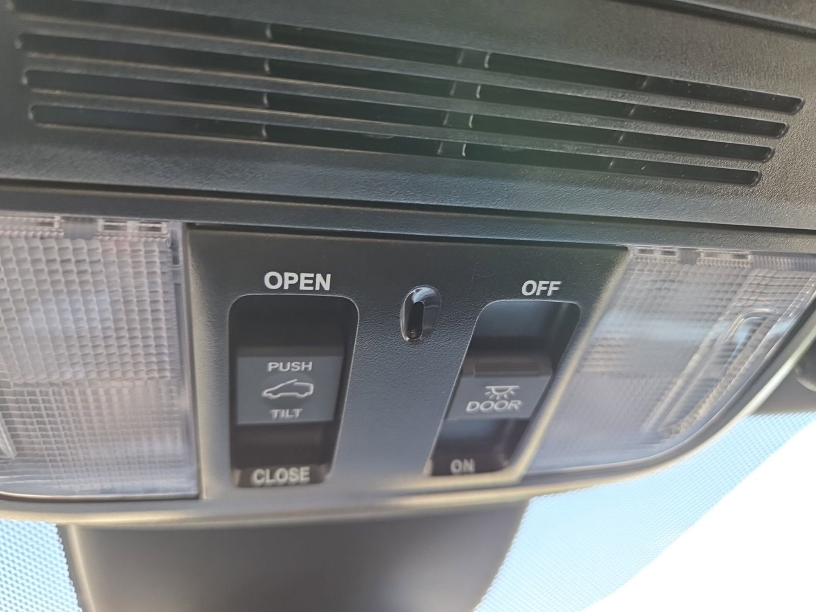 Used 2023 Honda Odyssey Sport image 27
