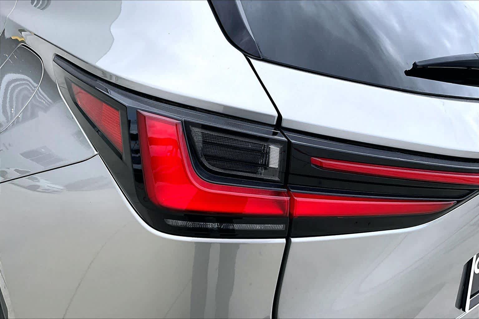 Used 2024 Lexus NX 350h AWD image 27