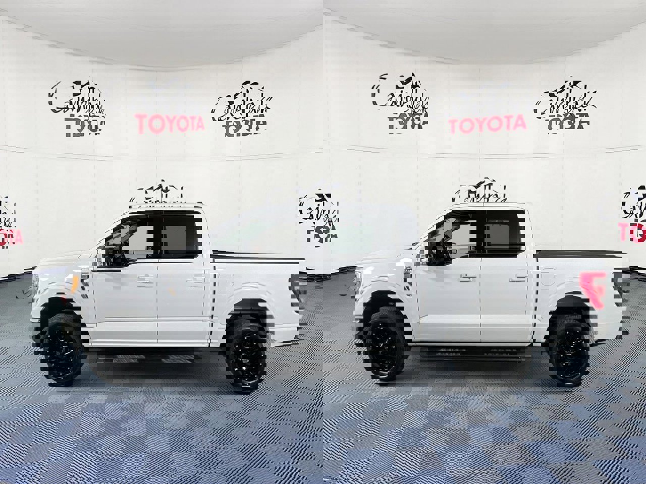 Used 2022 Ford F150 Lariat w/ Max Trailer Tow Package image 4