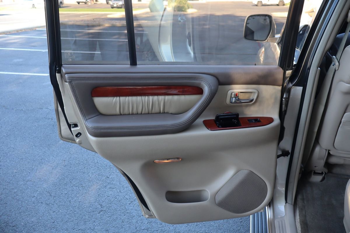 Used 1999 Lexus LX 470 4WD image 27