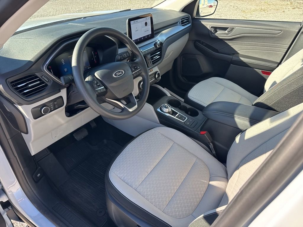 Used 2025 Ford Escape Active image 17