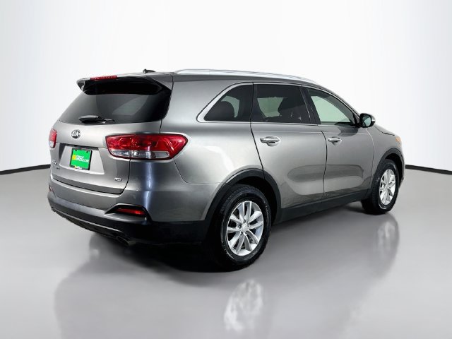 Used 2017 Kia Sorento FWD image 10