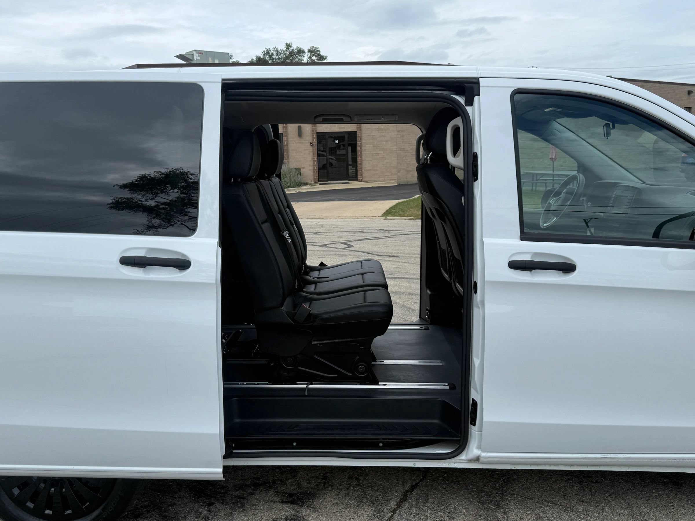 Used 2019 Mercedes-Benz Metris Passenger image 11