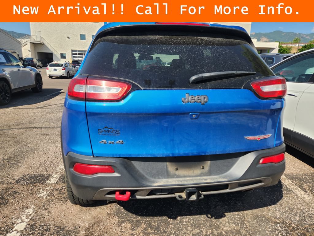Used 2017 Jeep Cherokee Trailhawk w/ Comfort/Convenience Group AWD/4WD image 9