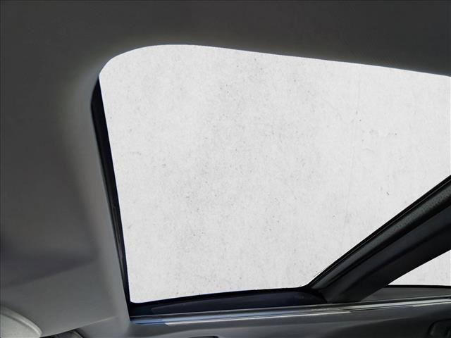 Used 2021 Toyota Camry XSE image 13