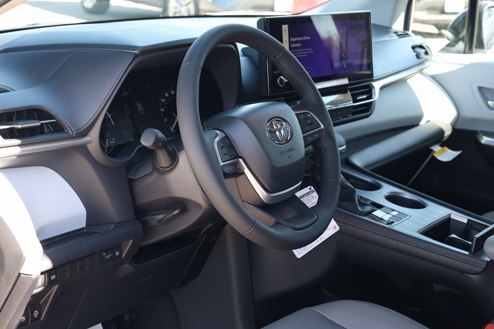 New 2026 Toyota Sienna XLE FWD image 14