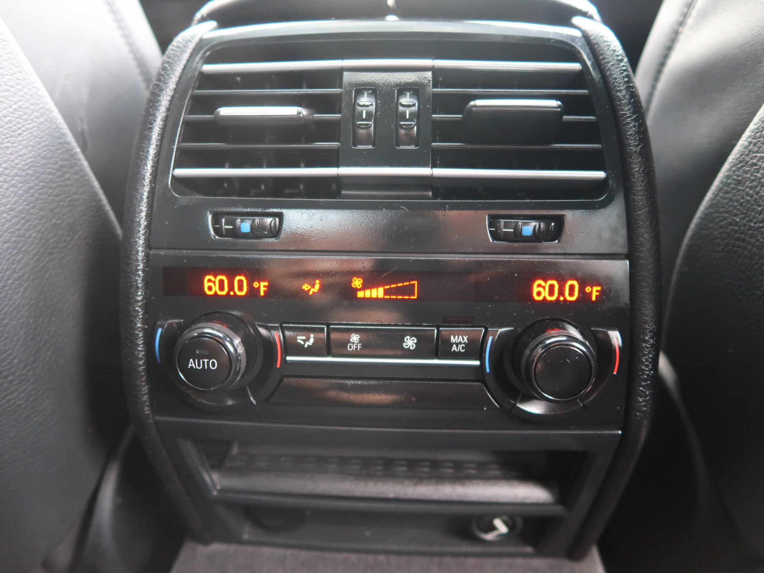 Used 2015 BMW 750Li image 42