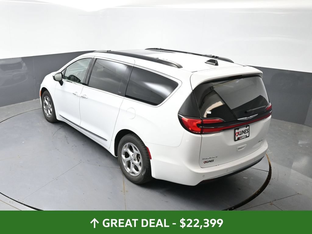 Used 2023 Chrysler Pacifica Limited FWD image 51