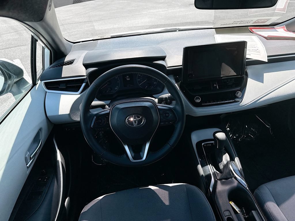 Used 2025 Toyota Corolla SE w/ Convenience Package FWD image 28