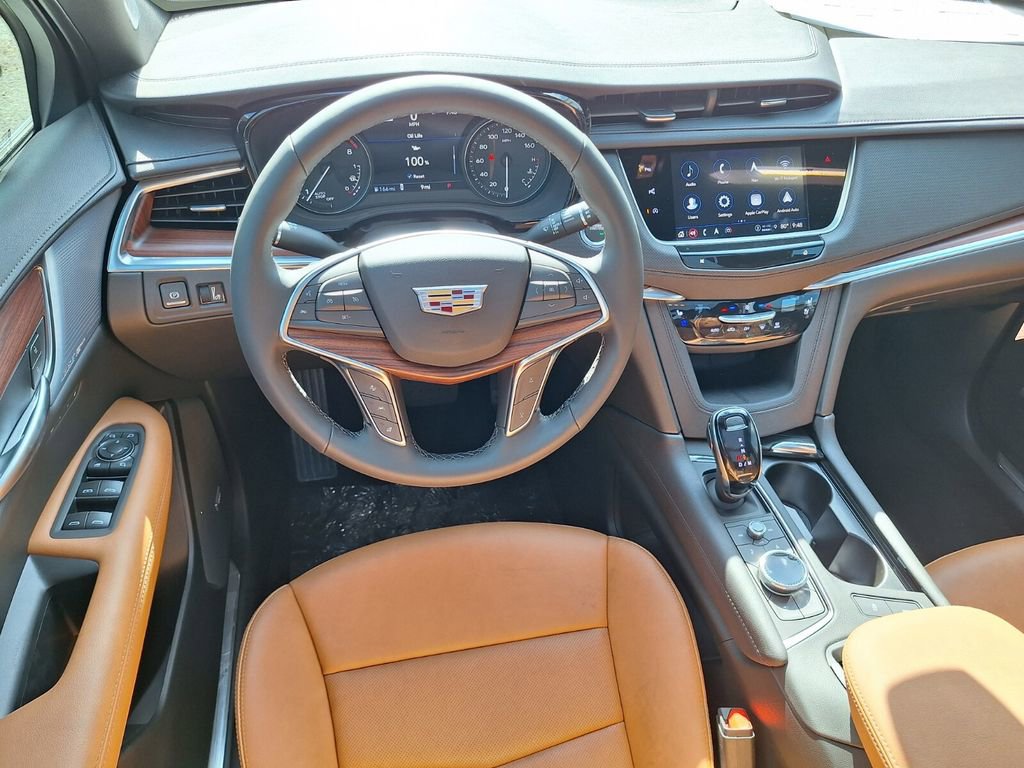 New 2026 Cadillac XT5 Premium Luxury w/ LPO, ONYX Package FWD image 9