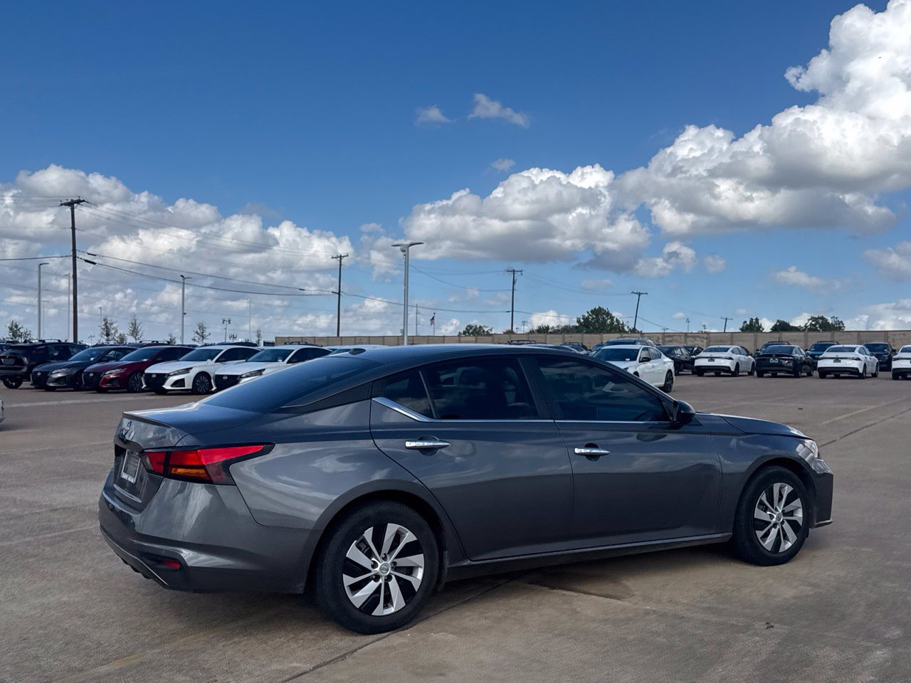 Used 2025 Nissan Altima 2.5 S FWD image 26