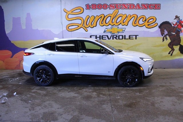 Used 2025 Buick Envista Sport Touring image 1