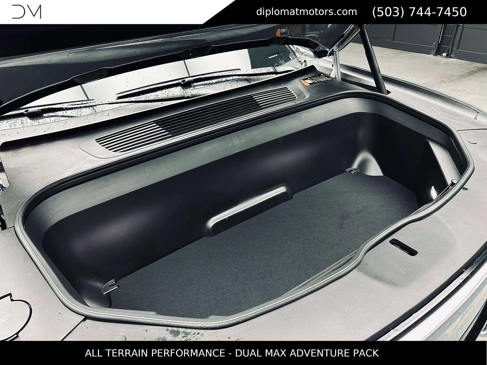 Used 2024 Rivian R1S Adventure image 50