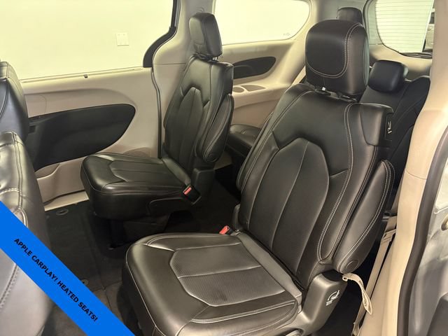 Used 2023 Chrysler Pacifica Touring-L FWD image 8