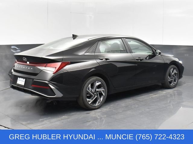 Used 2025 Hyundai Elantra SEL FWD image 8