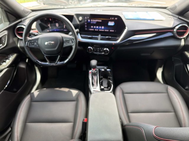 Used 2024 Chevrolet Trax RS w/ Sunroof Package FWD image 21