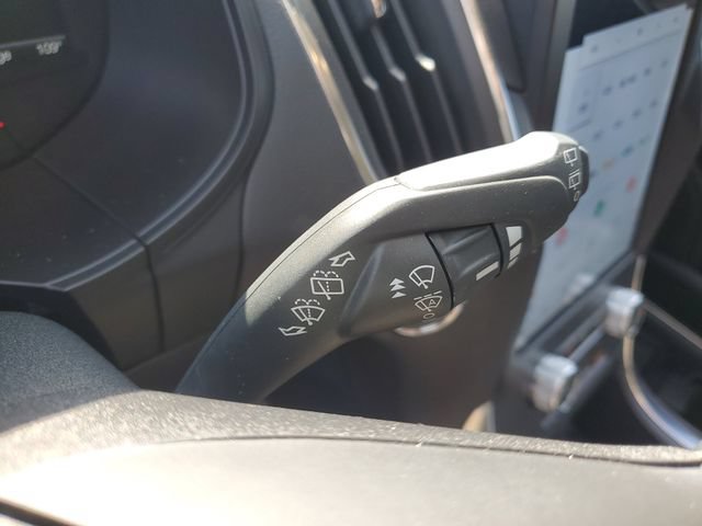 Used 2023 Ford Edge Titanium AWD/4WD image 13