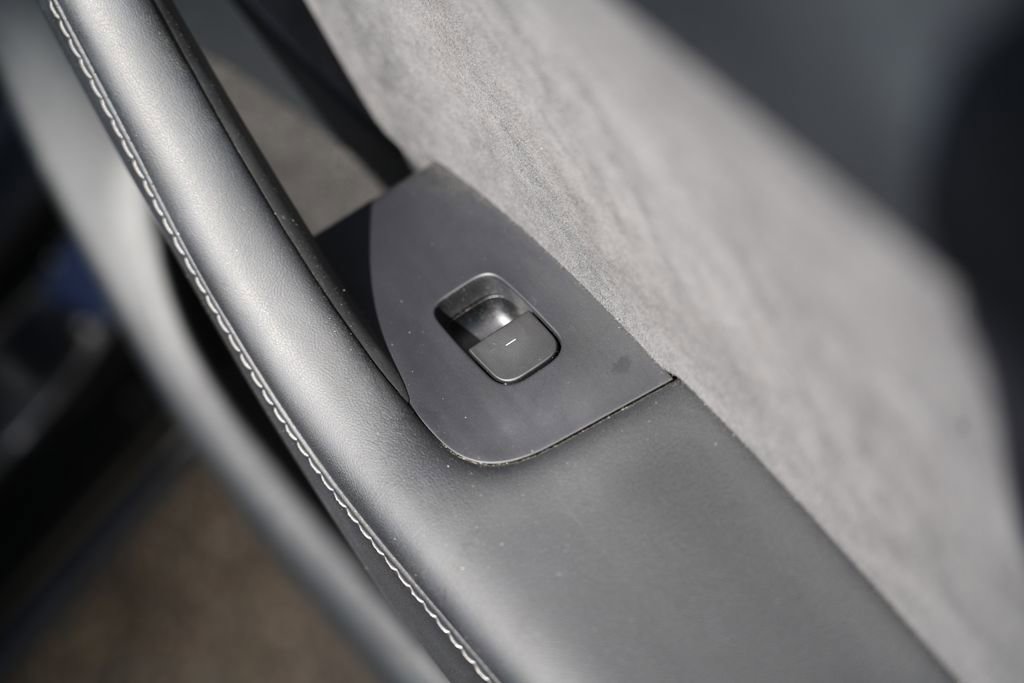 Used 2023 Tesla Model Y Long Range image 39