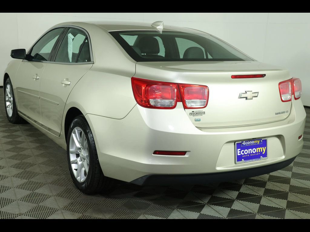 Used 2015 Chevrolet Malibu LT w/ Power Convenience Package FWD image 6