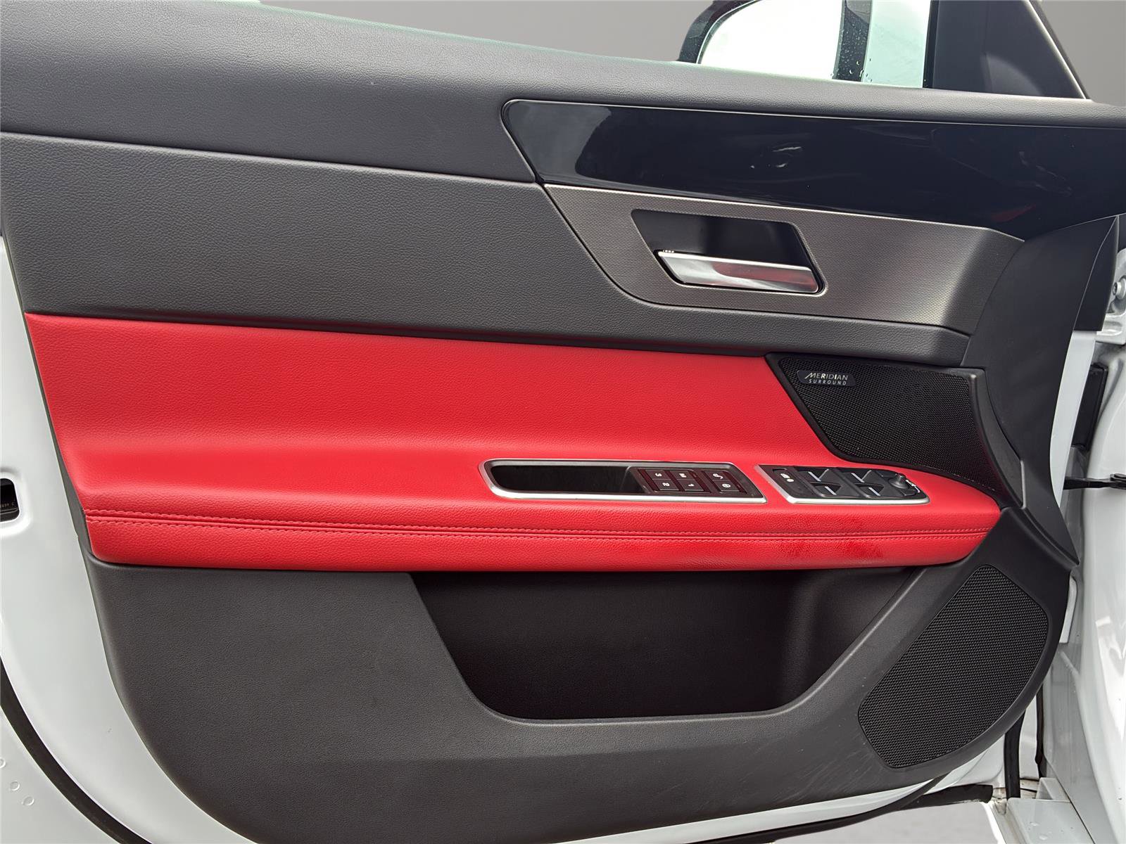 Used 2020 Jaguar XF Checkered Flag image 33