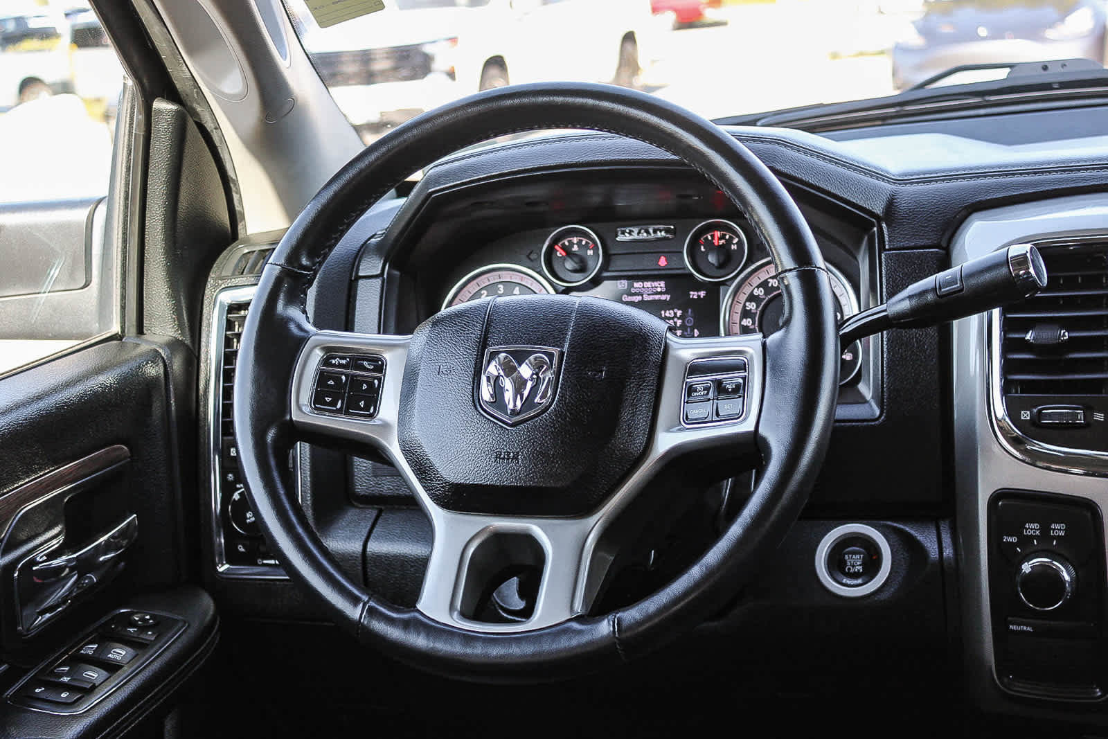 Used 2016 RAM 3500 Laramie AWD/4WD image 16