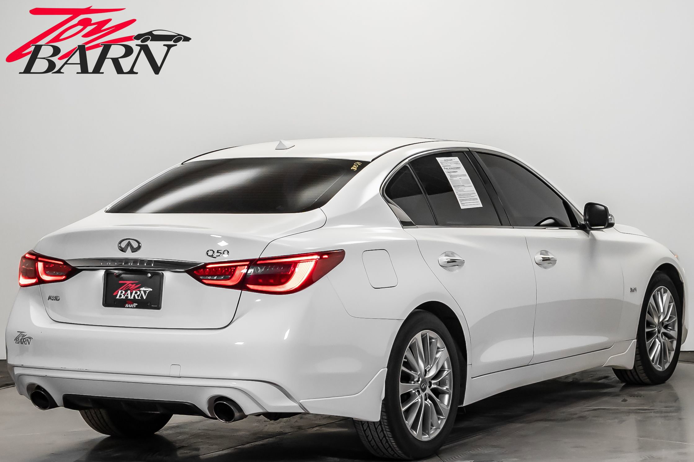 Used 2018 INFINITI Q50 Luxe w/ Essential Package (3.0T Luxe) image 5