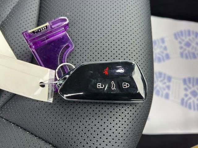 Used 2025 Volkswagen Atlas Cross Sport SE image 36