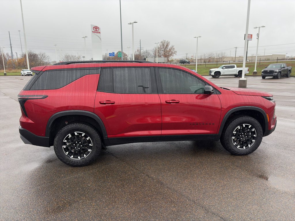 Used 2024 Chevrolet Traverse Z71 w/ Enhanced Driving Package image 6
